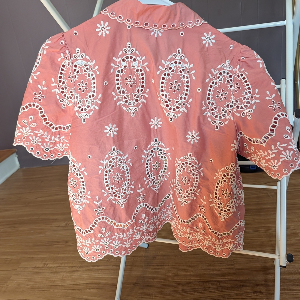 Embroidered Pink Eyelet Button-Up Blouse - Picture 3 of 7